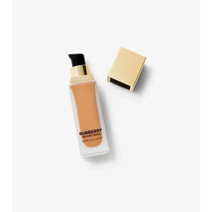 Beyond Wear Perfecting Matte Foundation – 100 Středně tmavý teplý Beyond Wear Perfecting Matte Foundation – 100 Středně tmavý teplý