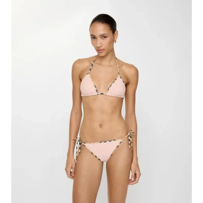 Bikiny s kostkovaným lemem Bikiny s kostkovaným lemem
