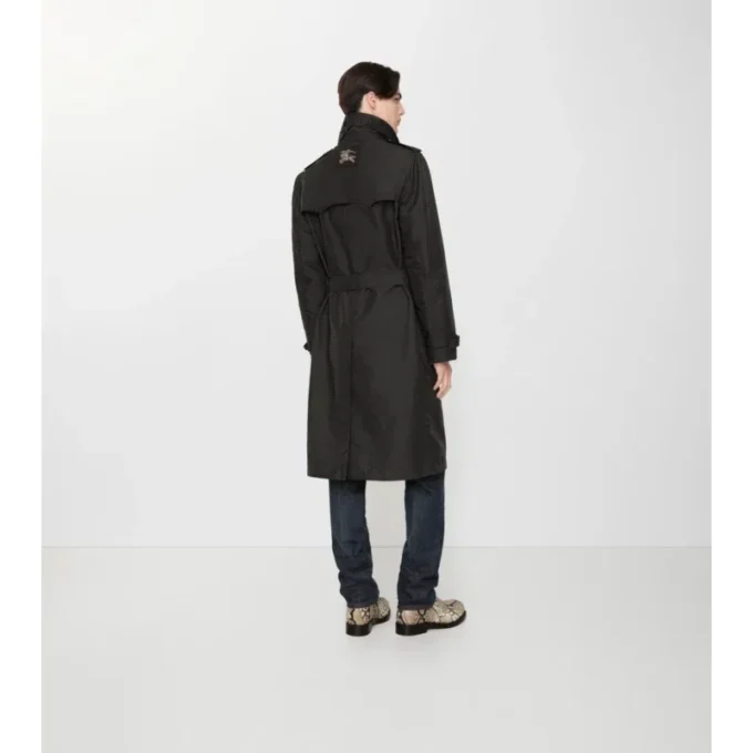 Dlouhý geometrický Trench Coat Foxfield ze směsi nylonu Dlouhý geometrický Trench Coat Foxfield ze směsi nylonu