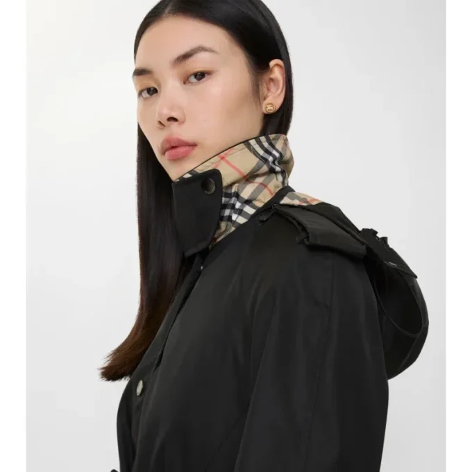 Dlouhý nylonový Car Coat s kapucí Dlouhý nylonový Car Coat s kapucí