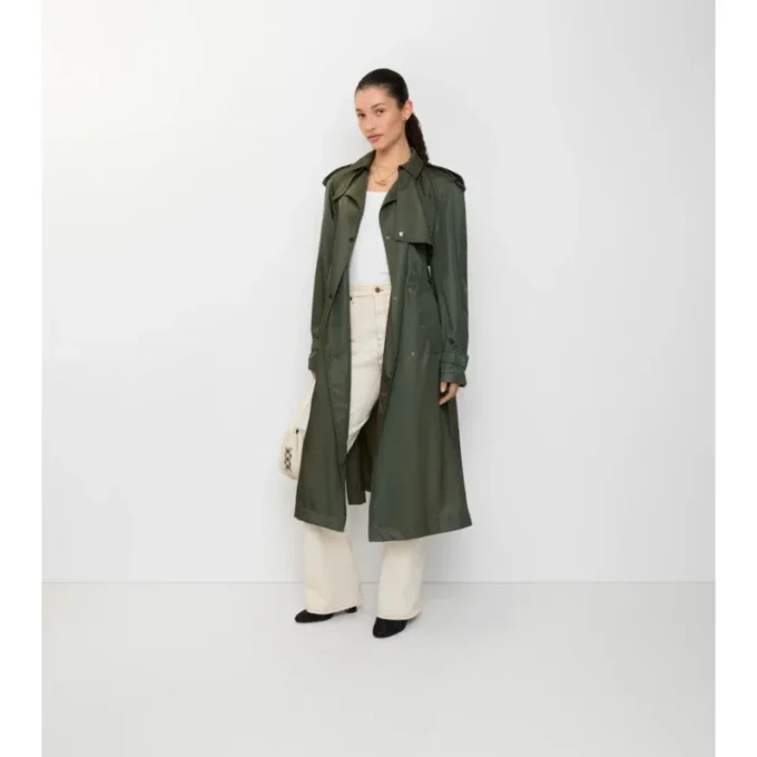 Dlouhý nylonový Trench Coat s kapucí Dlouhý nylonový Trench Coat s kapucí