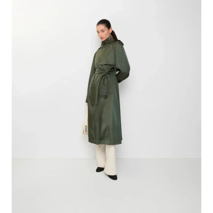 Dlouhý nylonový Trench Coat s kapucí Dlouhý nylonový Trench Coat s kapucí