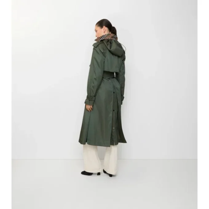 Dlouhý nylonový Trench Coat s kapucí Dlouhý nylonový Trench Coat s kapucí