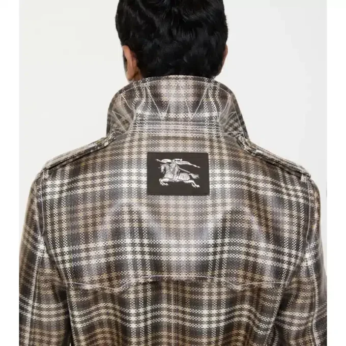 Dlouhý Trench Coat Foxfield s kostkovaným potiskem a efektem rafie Dlouhý Trench Coat Foxfield s kostkovaným potiskem a efektem rafie