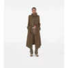 Dlouhý Trench Coat s hedvábným šátkem Dlouhý Trench Coat s hedvábným šátkem