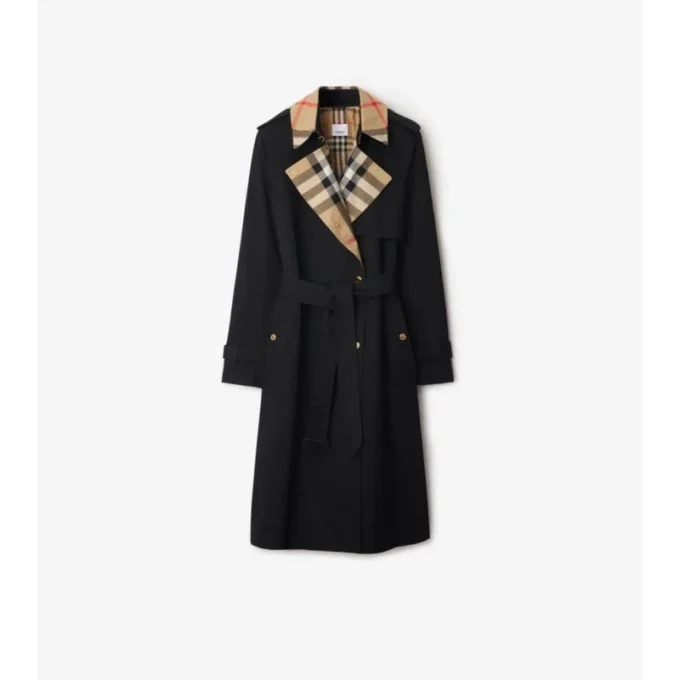 Dlouhý Trench Coat z gabardénu s kostkovaným límcem Dlouhý Trench Coat z gabardénu s kostkovaným límcem