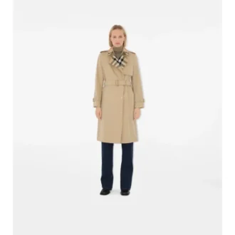 Dlouhý Trench Coat z gabardénu s kostkovaným límcem