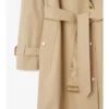 Dlouhý Trench Coat z gabardénu s kostkovaným límcem Dlouhý Trench Coat z gabardénu s kostkovaným límcem