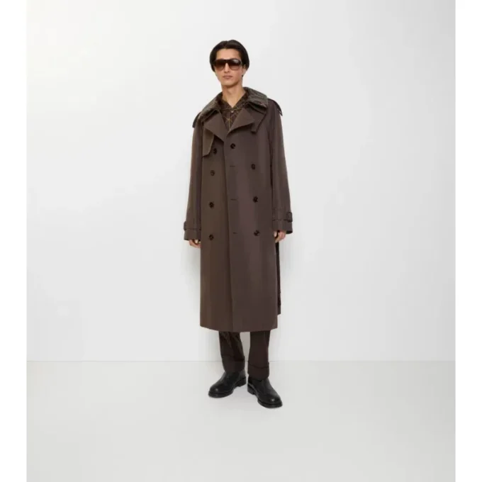 Dlouhý Trench Coat z hedvábné bavlny s kostkovaným límcem Dlouhý Trench Coat z hedvábné bavlny s kostkovaným límcem