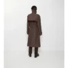 Dlouhý Trench Coat z hedvábné bavlny s kostkovaným límcem Dlouhý Trench Coat z hedvábné bavlny s kostkovaným límcem