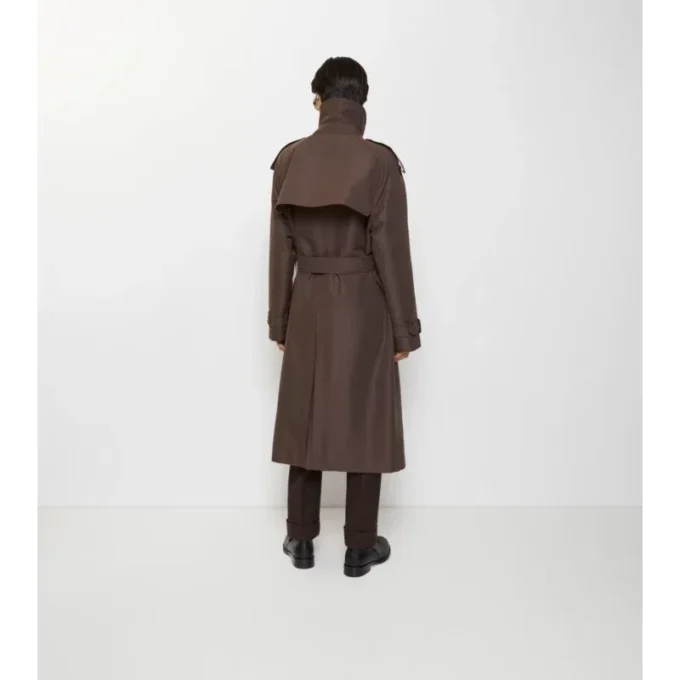Dlouhý Trench Coat z hedvábné bavlny s kostkovaným límcem Dlouhý Trench Coat z hedvábné bavlny s kostkovaným límcem