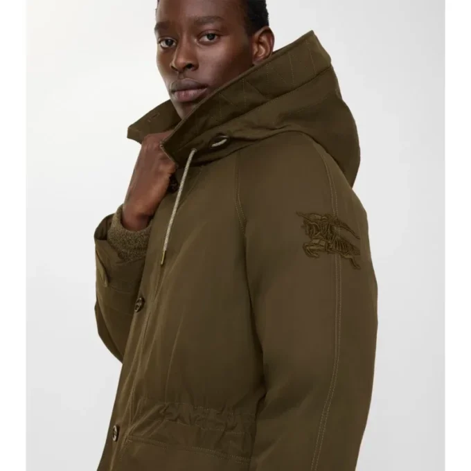 Gabardine parka s ovčí kožešinou Gabardine parka s ovčí kožešinou