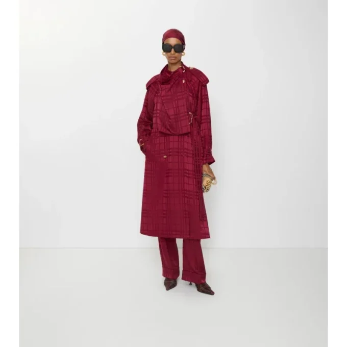 Hedvábný Trench Coat s kostkovaným vzorem Hedvábný Trench Coat s kostkovaným vzorem