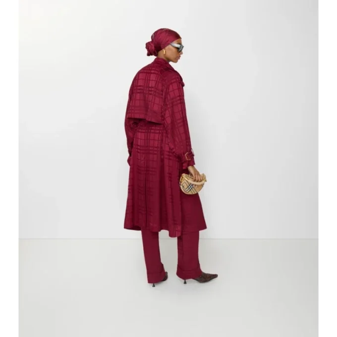 Hedvábný Trench Coat s kostkovaným vzorem Hedvábný Trench Coat s kostkovaným vzorem