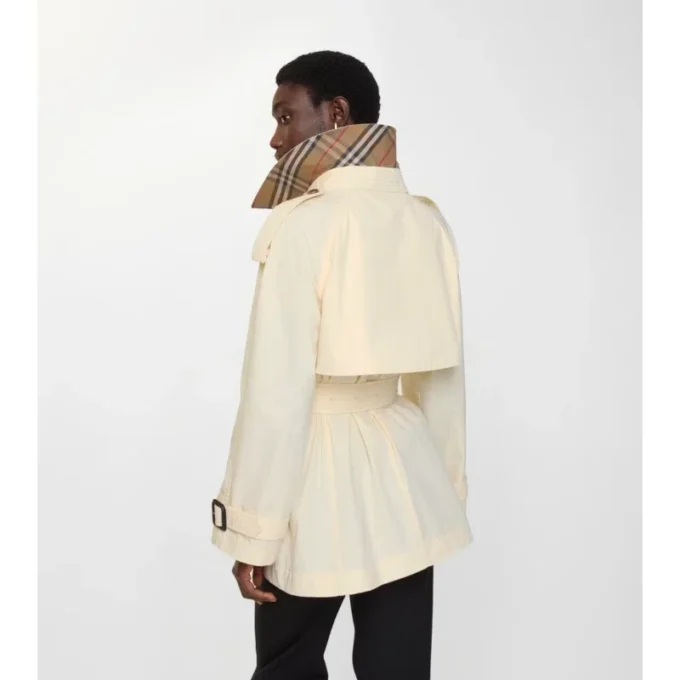Krátký lehký bavlněný Fitzrovia Trench Coat Krátký lehký bavlněný Fitzrovia Trench Coat
