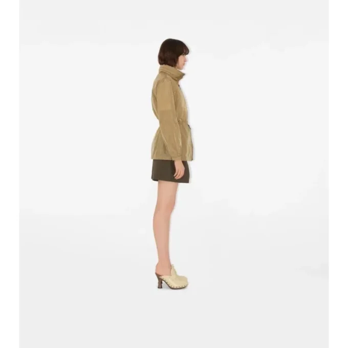 Krátká nylonová parka s kostkovaným vzorem