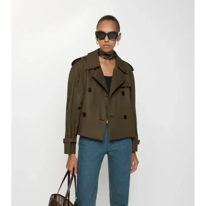 Krátká trenčkotová bunda Mayfair z Tropical Gabardine Krátká trenčkotová bunda Mayfair z Tropical Gabardine