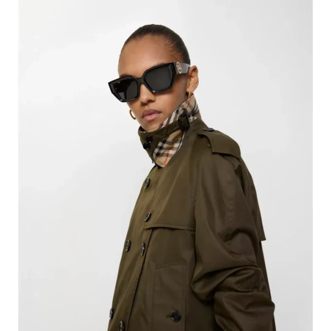 Krátká trenčkotová bunda Mayfair z Tropical Gabardine Krátká trenčkotová bunda Mayfair z Tropical Gabardine