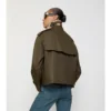 Krátká trenčkotová bunda Mayfair z Tropical Gabardine Krátká trenčkotová bunda Mayfair z Tropical Gabardine