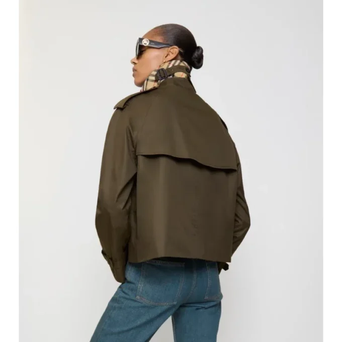 Krátká trenčkotová bunda Mayfair z Tropical Gabardine Krátká trenčkotová bunda Mayfair z Tropical Gabardine