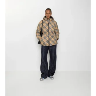 Nylonová péřová bunda s kapucí a vzorem Burberry