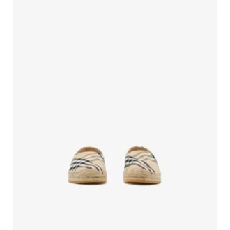 Podívejte se na espadrilky Mews 