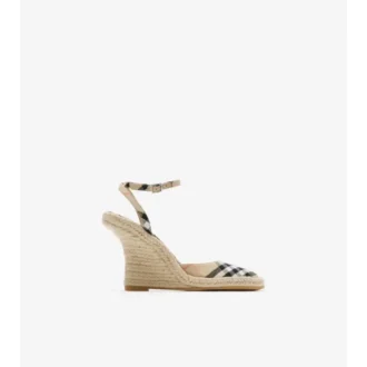 Podívejte se na espadrilky Mews Lodičky
