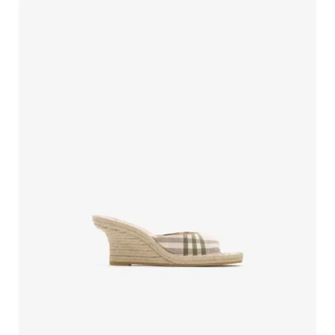 Podívejte se na pantofle Mews Espadrille Podívejte se na pantofle Mews Espadrille