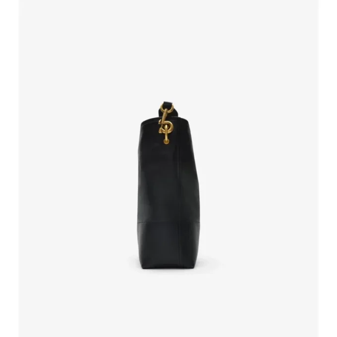 Středně velká kabelka typu bucket bag s klipem ve tvaru písmene B Středně velká kabelka typu bucket bag s klipem ve tvaru písmene B