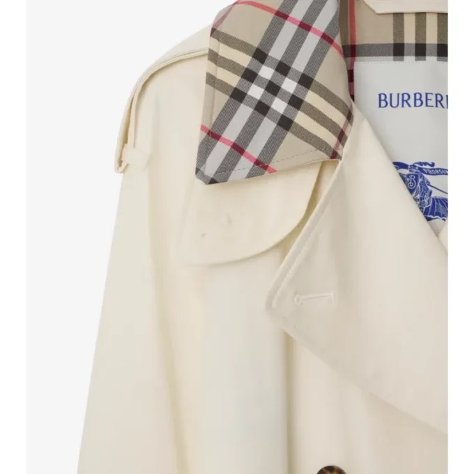 Trench Coat Castleford se středně dlouhým límcem a kostkovaným vzorem Trench Coat Castleford se středně dlouhým límcem a kostkovaným vzorem