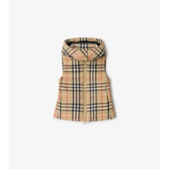 Vesta s kapucí v kostkovaném vzoru Burberry